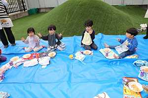 キッズガーデンでピクニック🍴　ぺんぎん