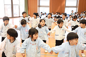 歌・カスタの予行が行われました　年少組