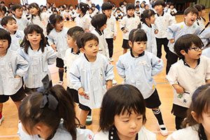 歌・カスタの予行が行われました　年少組