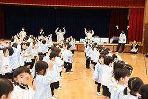 歌・カスタの予行が行われました　年少組