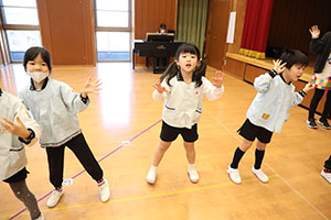 歌・カスタの予行が行われました　年長組