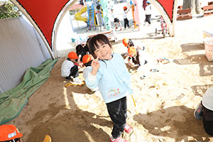 元気いっぱい園庭遊び！！　年長Aチーム