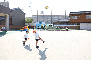 元気いっぱい園庭遊び！！　年長Aチーム