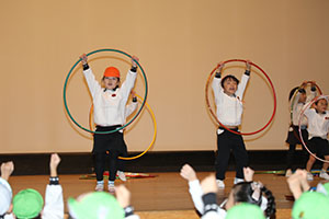 柿安シティーホールでリズム予行　年長Aチーム（C・Ｄ・Ｅ）