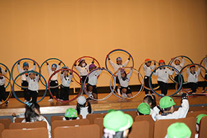 柿安シティーホールでリズム予行　年長Aチーム（C・Ｄ・Ｅ）