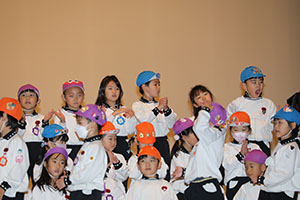 柿安シティーホールでリズム予行　年長Aチーム（C・Ｄ・Ｅ）