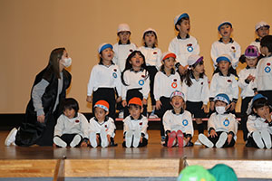 柿安シティーホールでリズム予行　年長Aチーム（C・Ｄ・Ｅ）