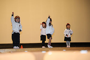 柿安シティーホールでリズム予行  年少Aチーム（こあら・ぱんだ・きりん）