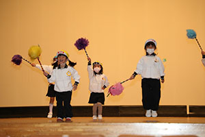 柿安シティーホールでリズム予行  年中Bチーム（ひまわり・さくら・たんぽぽ）