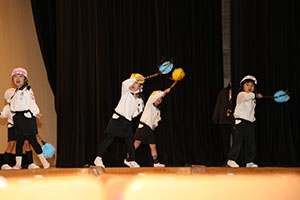 柿安シティーホールでリズム予行  年中Bチーム（ひまわり・さくら・たんぽぽ）