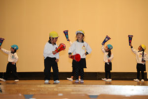 柿安シティーホールでリズム予行  年中Bチーム（ひまわり・さくら・たんぽぽ）