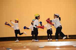 柿安シティーホールでリズム予行  年中Bチーム（ひまわり・さくら・たんぽぽ）