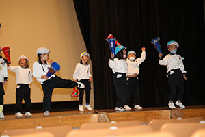 柿安シティーホールでリズム予行  年中Bチーム（ひまわり・さくら・たんぽぽ）