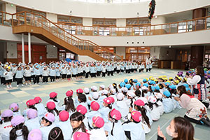 リズムフェスティバル　歌・カスタ発表ごっこ　年少