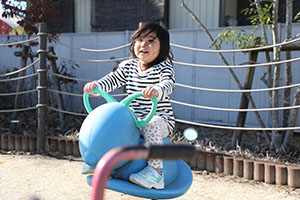 園庭遊び　ぺんぎん・ひよこ・すみれ・ばら