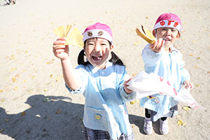 園庭遊び　ぺんぎん・ひよこ・すみれ・ばら
