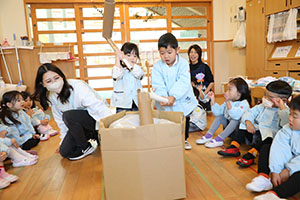 お餅つきごっこ　こあら