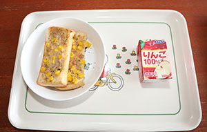 お餅つきごっこ　こあら