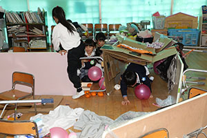 お化け屋敷ごっこ　B