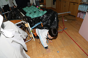 お化け屋敷ごっこ　B