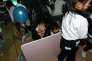 お化け屋敷ごっこ　B