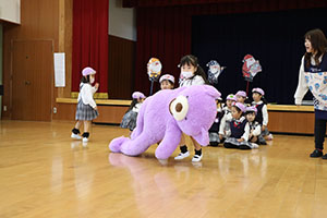 色々運びリレー　ばら・すみれ