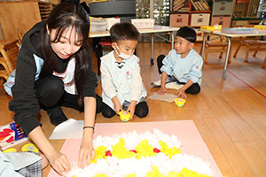 エンゼル幼稚園70歳のお誕生日の制作　きりん