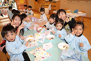 もちつき大会　きりん・ぱんだ・こあら (2歳児クラス）NO．2