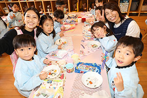 もちつき大会　きりん・ぱんだ・こあら (2歳児クラス）NO．2