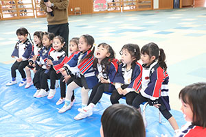 もちつき大会　こあら・ぱんだ・きりん (2歳児クラス）NO．1