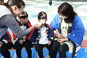 もちつき大会　こあら・ぱんだ・きりん (2歳児クラス）NO．1