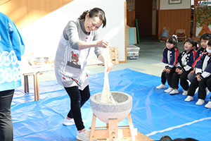 もちつき大会　年長組　NO.1