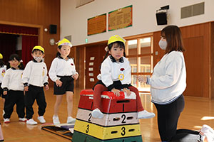 体操教室　ー跳び箱ー　ひまわり