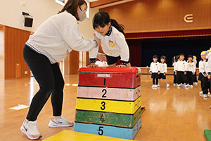 体操教室　ー跳び箱ー　ひまわり