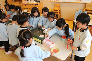 おもちつきごっこ　ぱんだ