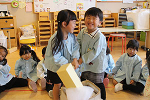 おもちつきごっこ　ぱんだ