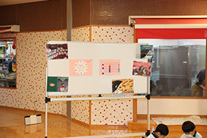 みんなの絵が完成しました　すみれ・A