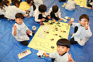 みんなの絵が完成しました　すみれ・A