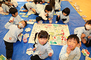 みんなの絵が完成しました　すみれ・A