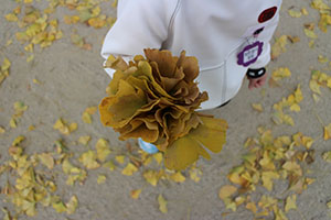 園庭でペインティングごっこ　B・C（うさぎ）