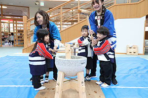 もちつき大会　うさぎ・りす・ことり 　NO．1