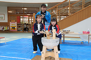 もちつき大会　年中組　NO.1