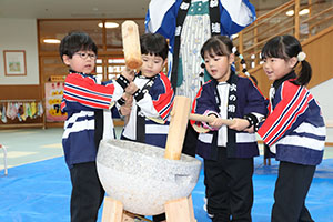 もちつき大会　年中組　NO.1