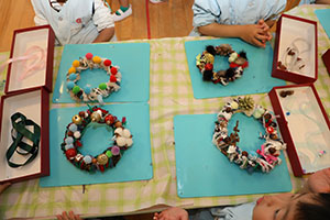 クリスマスリースの制作　こあら