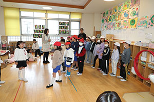 八郷小学校2年生のみなさんが見学に来てくれました