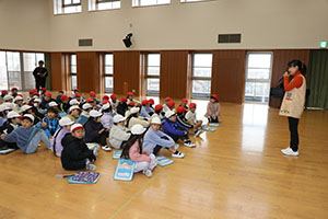 八郷小学校2年生のみなさんが見学に来てくれました