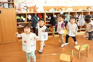 いす取りゲーム楽しかったね　ひよこ