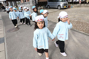 お散歩へでかけました　さくら・たんぽぽ