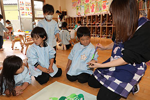 クリスマスツリーの制作　うさぎ