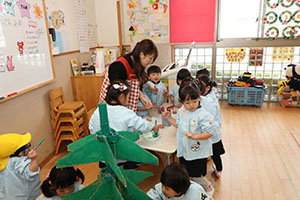 クリスマスツリーの制作　ぱんだ